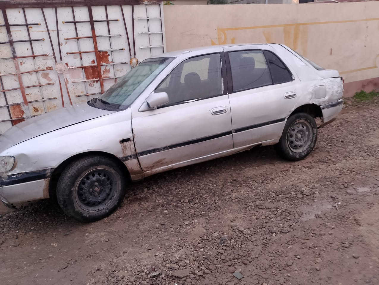 السلام عليكم سياره للبيع نيسان صني موديل 91 محرك وكير شرط السعر 15وبيهه مجال شي قليل ***********
