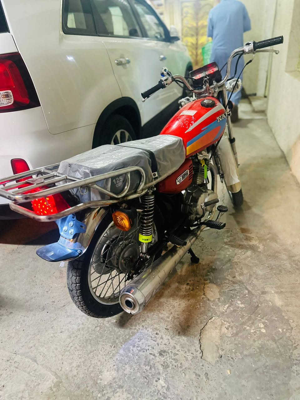 السلام عليكم دراجه يرانيه شلامجه اصلي للبيع  موديل2020 اوراق اصولي السعر 800 المكان الناصريه قلعه سكر  انا مكلف بل نشر غير متواجدين على النت وهاذا رقم راعيه ‏‪***********‬‏
