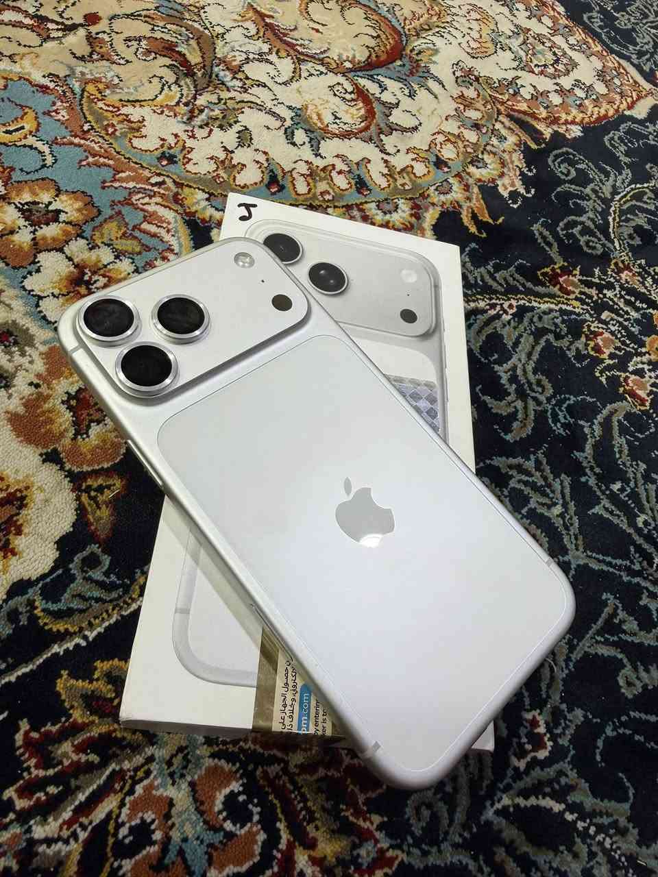 سلام عليكم
ايفون 17 برو ماكس شريحة الاكترونية مستخدم قليل جداً 
كامل ملحقات معة لاصق شاشة اصلي وفلتر وعدسات كامرات جهاز جديد كامل ملحقات 
السعر مليون و800
بيان علي ***********
العنوان البصره كرمة علي منطقة حي الرسالة
