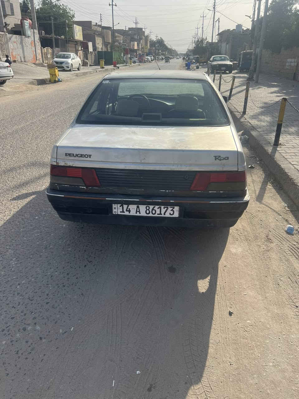 سلام عليكم
من رخصة الادمن 
للبيع سياره بيجو الون سلفري موديل ٢٠٠٩ 
رقم بصره انكليزي سنويه جديده تنتهي ب٣٠
كير مكينه بلاد تبريد غرفه جاهزه سياره ما بيه اي نقص بدون ضربه السعر ٢٣ وبيه مجال واليشوف السعر وما يعجبه يعبره ويندعينه بالرزق
العنوان البصره
رقم الهاتف***********
