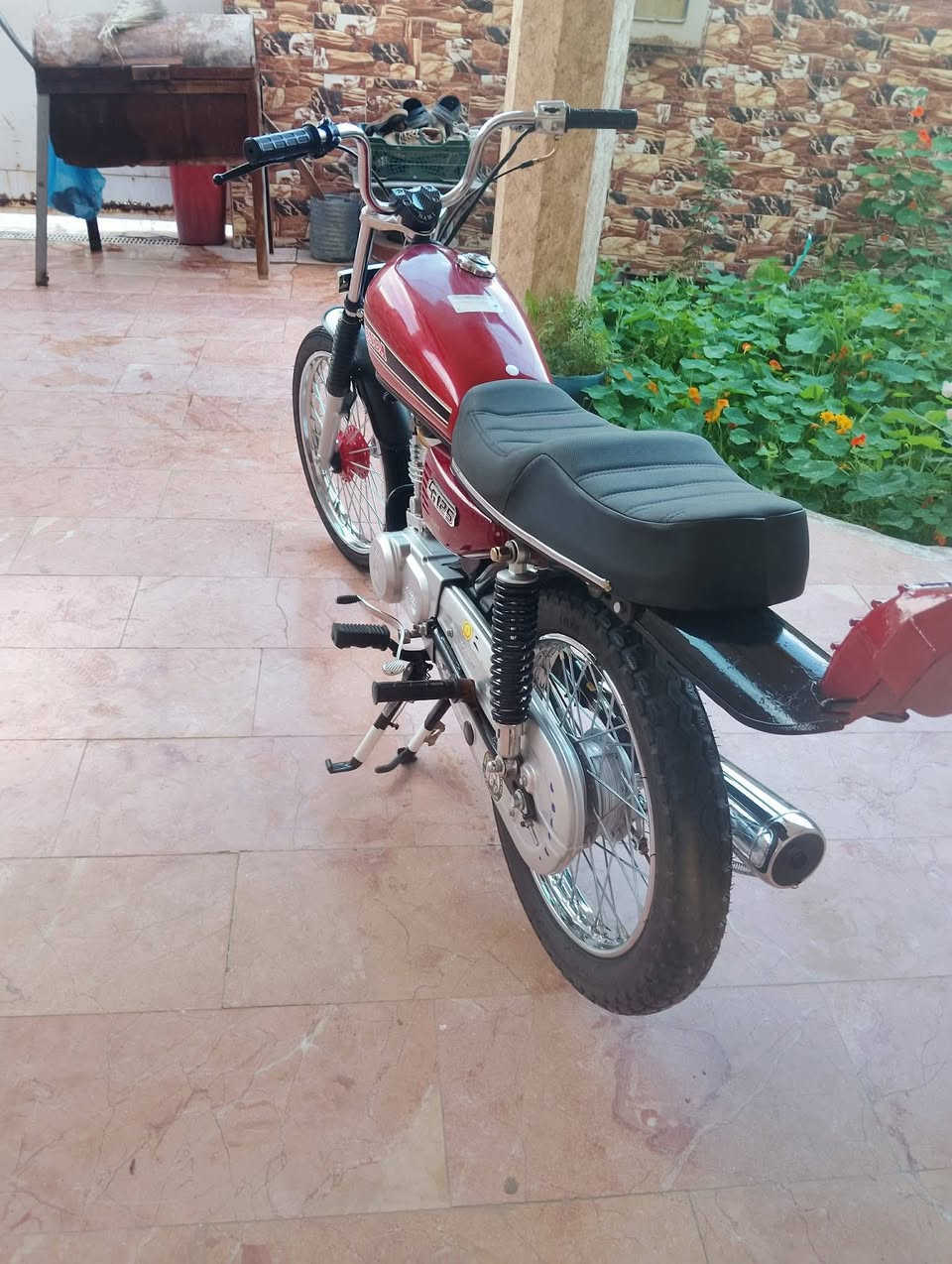 سلام عليكم دراجه البيع تعمير 26 دراجه فصله وسرعه مفتوحه فقط ولفات دراجه سعر 625وبيها مجال ستفسار على هاذ الرقم ***********
