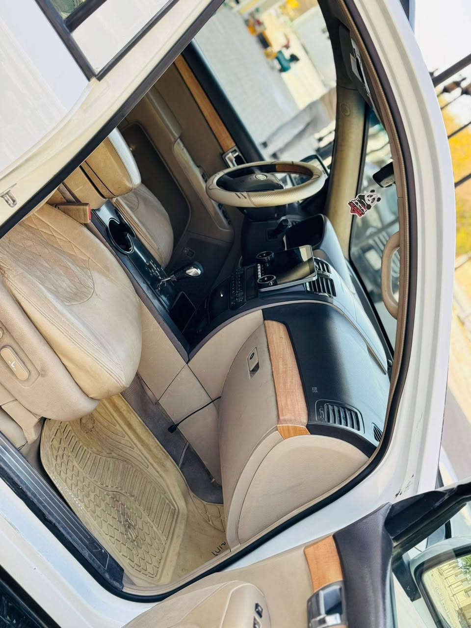 مهـافي كويتي مديل 2011 سعر 119 قابل للتفاوض الأستفسار اتصل *********** بيها صبغ قطعه واحده كلير فقط بدون دواخل والباقي كفاله عامه من ضربه وصبغ وتبديل فول مواصفات واحد على واحد فتحه سقف بصمه تشغيل بصمه أبواب جنطه شفط فر ويل زراق داخل بيجي كشنات كهربائي اشاير مري كهربائي 7 راكب 3 قطع تبريد حساسات امامي وخلفي مكينه سته 6️⃣ سلندر مكينه وكير مكفولات حداديه جديده تخم تاير تبريد تدفئه شغال رقم بغداد أنكليزي مشروع وطني سنويه 29 مكان سياره كربلاء
