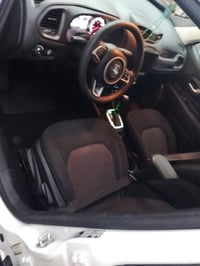 جيب رنكد موديل 2023  محرك 1300 تيربو  السيارة شبه زيرو ماشيه 17 ألف   ...