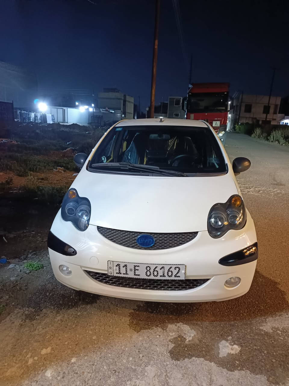 السلام عليكم
 ByD F0 موديل 2013 على وضع الشركه زيرو ماشيه 112 شرط قطره صبغ مابيهه لا بارد ولا معجون ولا تبديل سياره بلاديه وجاهزه للاخير
1-بصمه 
2-شاشه تاب 
3-كامره 

 تخم تاير ودسكات 
ومنضومه مي جديده سياره مال بيت 
كلوب نقص مابيهه وكلهه ع شركه 
سياره بيهه حته دفتر اخراجيه مال سفر 
سنويه وهزه ورقم جديد 
سياره شكد متكول جديده جديده 
مكاني بغداد الدوره 
السعر 50 

*********** 

رجاء رجاء رجاء اذا متعرفلهه اتركهه الله يرضه عليك السياره جنايتهه يعرفون قيمتهه
