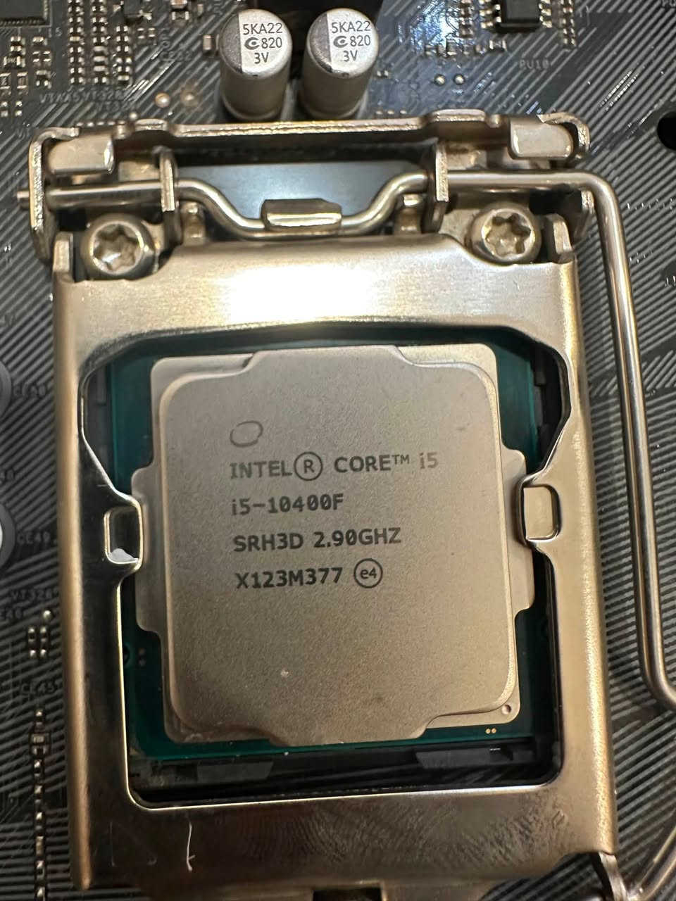كومبو للبيع  Motherboard ASrock h410

+

i5 10400f

السعر 170 الف


**إذا كنت صاحب هذا الإعلان وتريد حذفه لأي سبب، رجاءا أرسل رسالة إلى الدعم الفني**