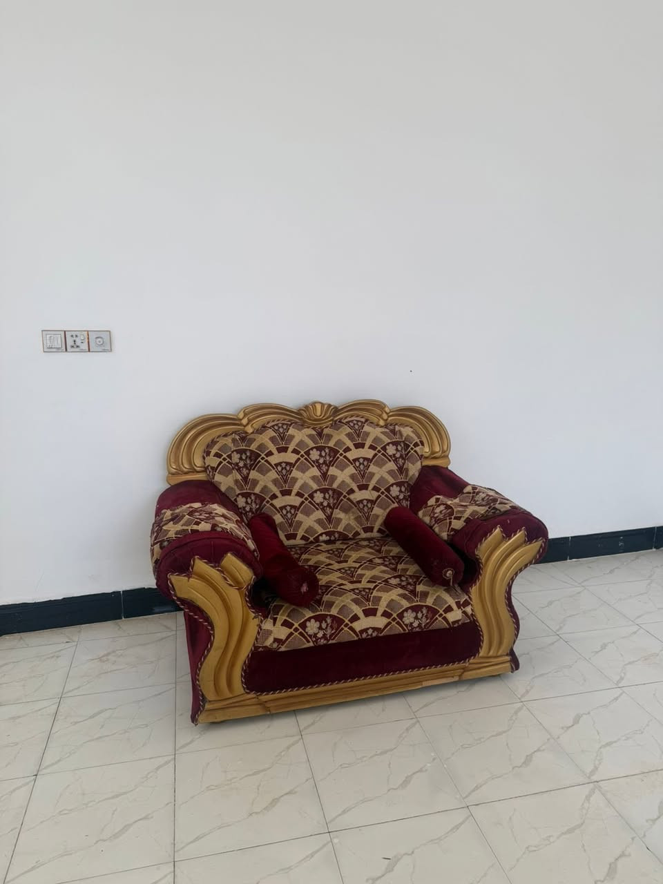 تخم قنفات للبيع للتواصل
***********
المكان النجف
