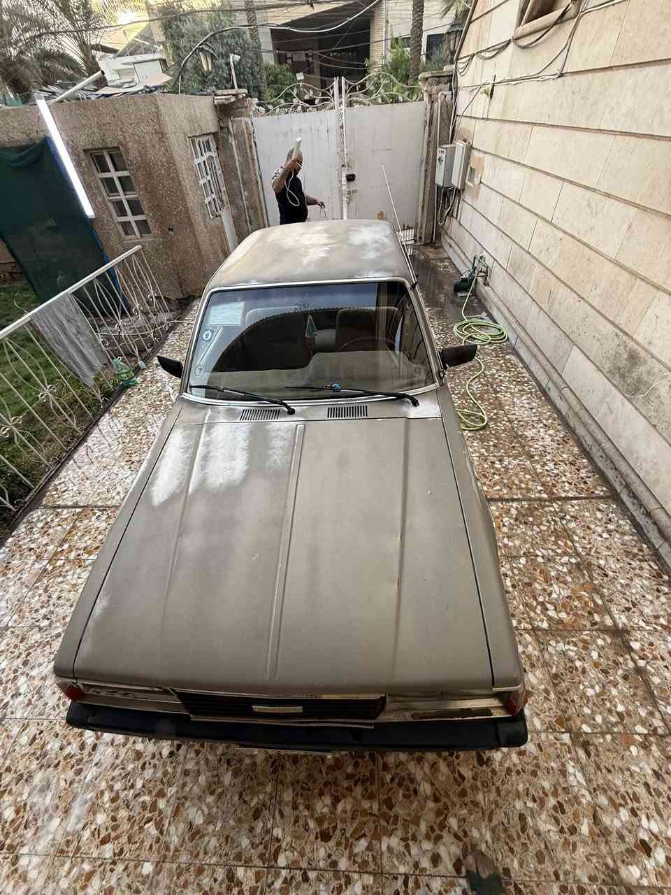 السلام عليكم ورحمة الله وبركاته 
كرونا 81 بلاد طخم تاير جديد صدر جديد تبريد ثلج مكينه كير اكسل جديد كهربائيات كولها شغاله 
رقم انكليزي هزه قبل شهر سويتها رقم بغداد بسمي 
مكان بغداد شارع فلسطين 40 وبيه مجال قليل 
***********
