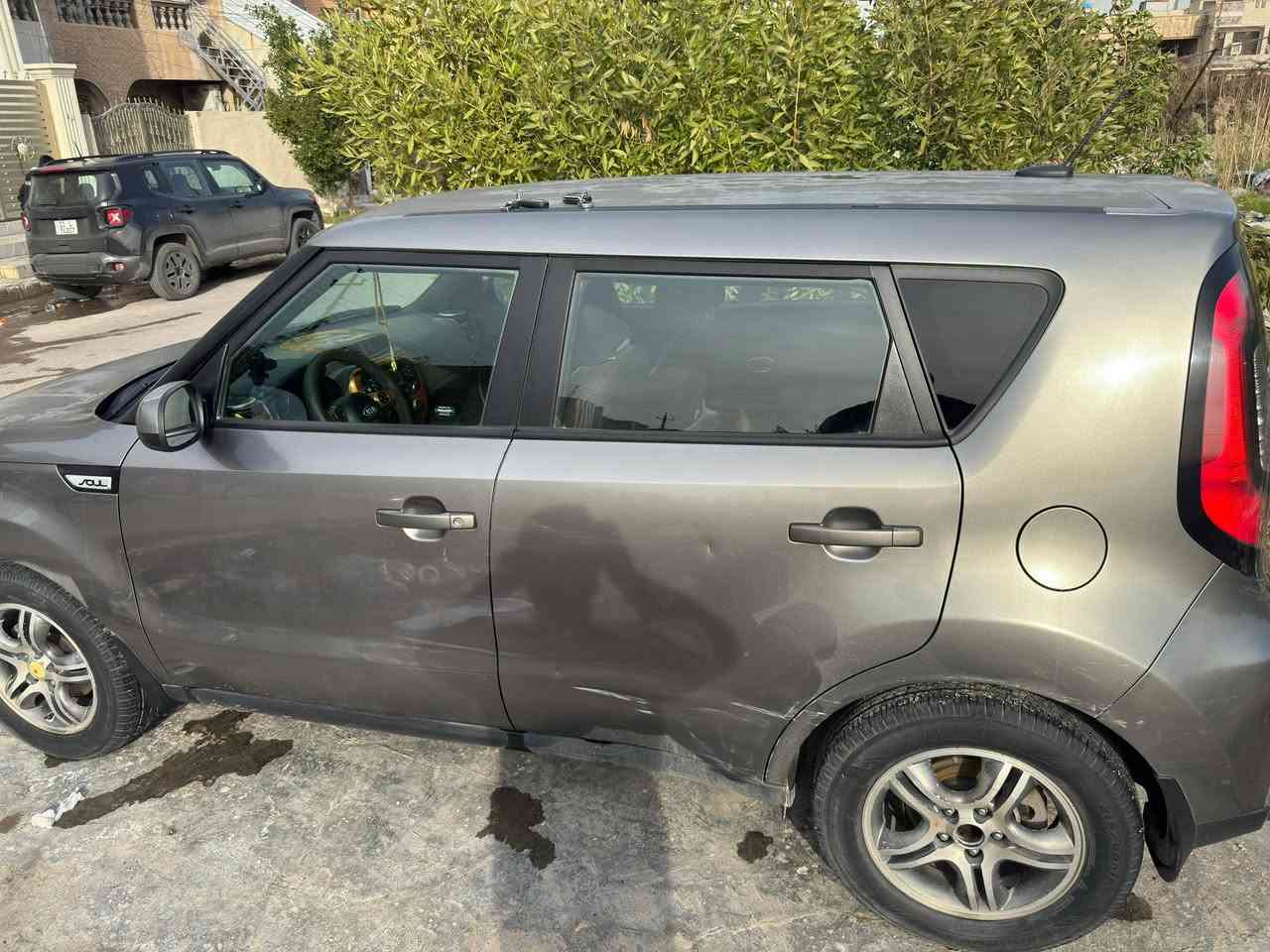 السلام عليكم
كيا صول 2016

مكينة 1600

ماشية 87 ميل

حادثهه جاملغ وبنيد

بيهه جراد كم قطعة 

ب اسمي السيارة

سعرهه 110$ وبيهه مجال 

مكاني بغداد الشعب 

***********
