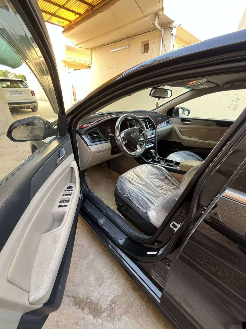 السلام عليكم 

-سوناتا 2018  وارد امريكي 
-فول مواصفات عدا الفتحه
 -رادار نقطه عمياء 
-قطعتين تبريد
   -بصمه 
-كشنات تدفئه
-تبريد منفصل
-وهواي تفاصيل بعد بيها
-السونار مرفق مع الصور 
-السعر  110 وبيهه مجال  بسيط
-للاستفسار  ***********
