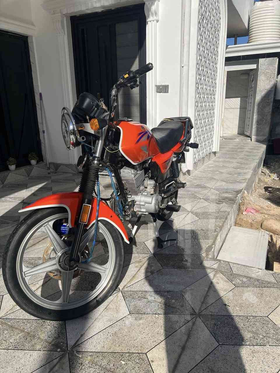 السلام عليكم دايون للبيع موديل 22 اوراق سكنر دراجة نضافة فول مكاتبة بيها و اكاتبك بيها صالنصة مفلترة طرب المكان حلة وردية خارج السعر خاص الرقم ***********
