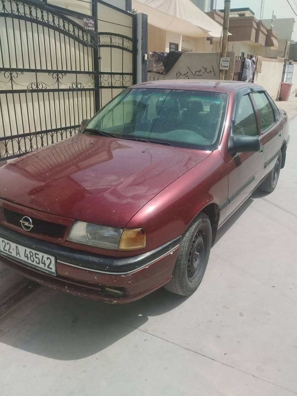 للبيع اوبل فكترة موديل 91 رقم اربيل سنوية ل 29 بطاقة بانزين بيها معجون بالجاملغ الخلفي من جهة السايق ***********
