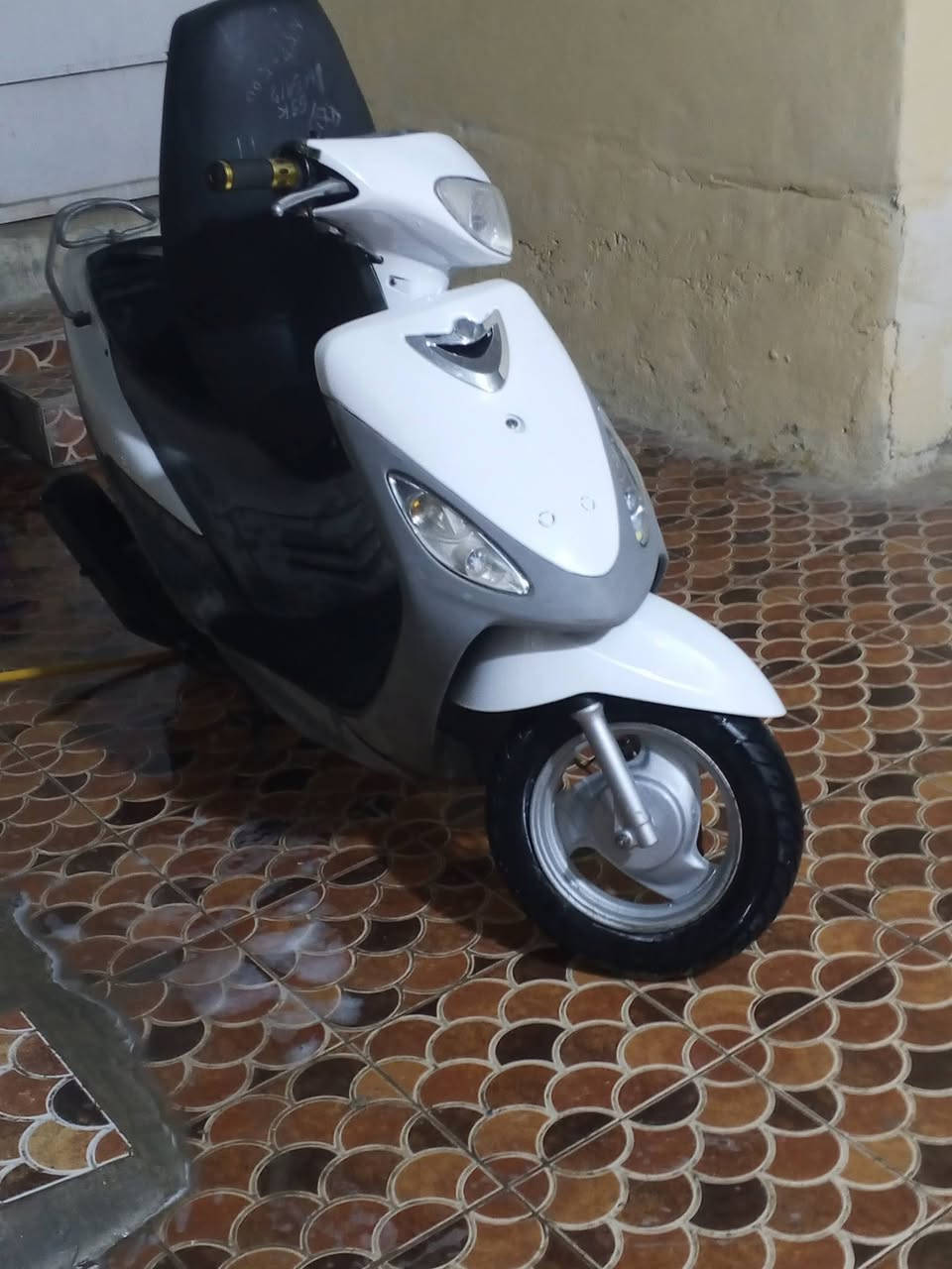 سلام عليكم ماكس منغولي ياباني موديل 2006 دراجه جديده ونضيفه كهربائيات كله شغاله  وكفراته كله ختم واحد دراجه مكينة ناعمه مامفتوحه دراجة اي نقص مابيه سلف هندر كله شغال السعر 750وبيه مجال لطيبين إذا موشراي لاتدخل تراسل وتعب روحك  الاتصال على هذا رقم 750


**إذا كنت صاحب هذا الإعلان وتريد حذفه لأي سبب، رجاءا أرسل رسالة إلى الدعم الفني**