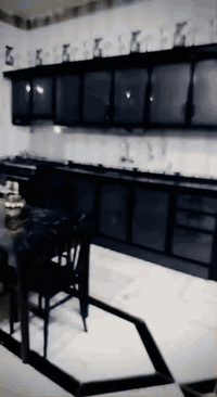 دار سكني للبيع...حي الزهور.قريب عل الشارع الرئيسي للبريد.
طابو صرف 250 متر ...
يتكون من غرفتين +صالة +صحيات داخلي وخارجية +مطبخ+استقبال+كراج سيارة وحديقة ومخزن خارجي أرضية مرمر تركي سطح شتايكر بناء حديث... للاستفسار الاتصال عل الرقم ***********
