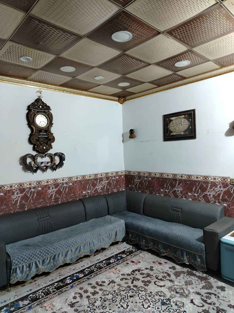 دار للبيع عنوان مقابل حي العباس عمود 12 يبعد عن الإمام 2كيلو متر 
مساحة 100م طابو صرف سند25فلاحه ملاجه
3غرف نوم1سويت
صاله عدد2
ستقبال
مطبخ
حمامات عدد3
سطح عدد2
كامل خدمات 
السعر 128وبي مجال بسيط معه الاثاث
الاستفسار ***********

***********
