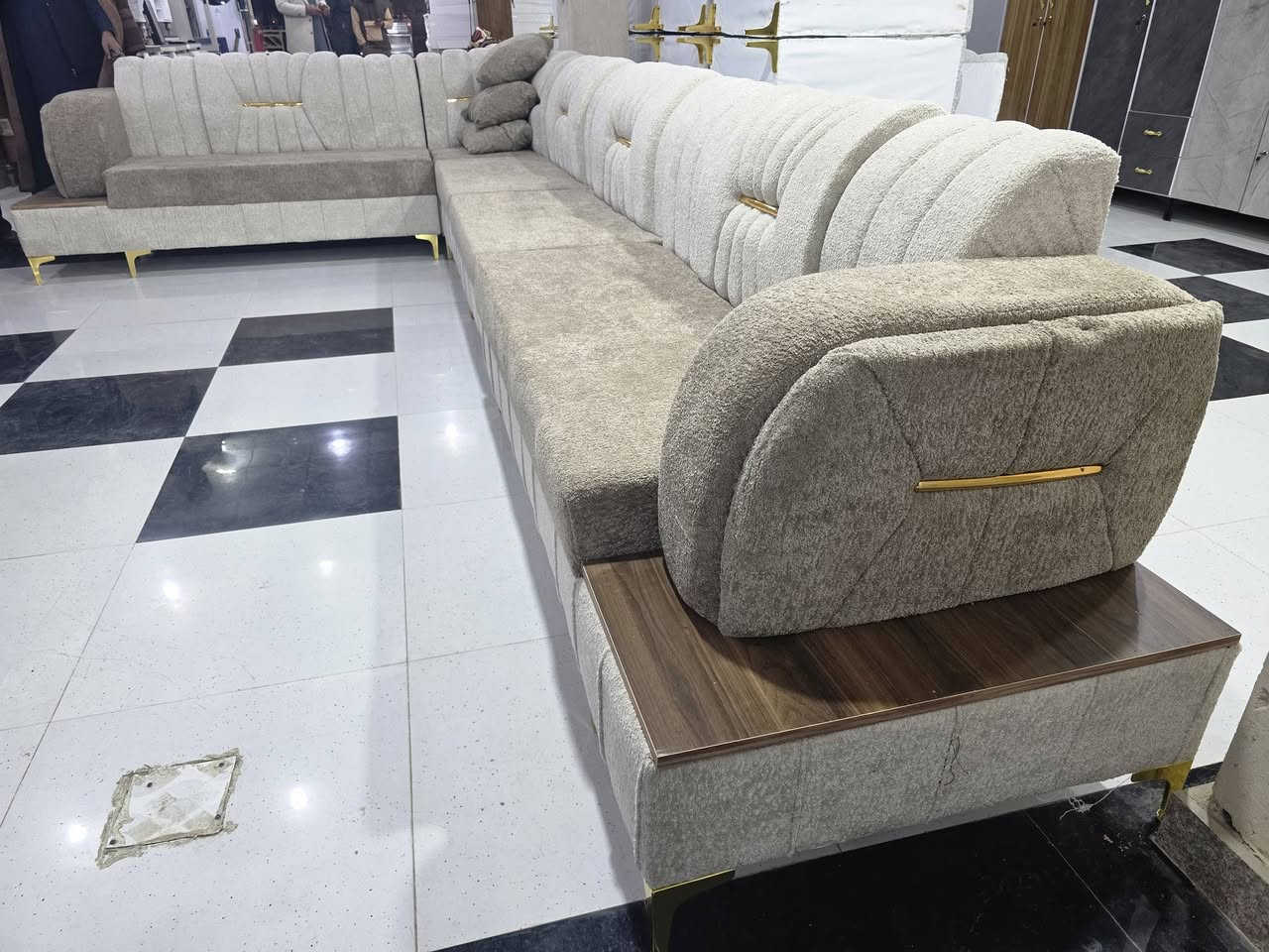 👈معرض ابو فواز للاثاث المنزلي الجمله والمفرد👉

ديوان شغل عراقي احطاطه 7متر 11 مقعد خشب بلوك اسود ١٨ ملم سفنج ١٠ سم قماش خاولي بوهيمي رجلين حديد ثقيل ضمان العمل 5 سنه بسعار مناسبه 🌹 زورونا تجدون كل ماهوه جديد 

#ملاحضه_متوفر_جمله_لصحاب_المحلات 

 العنوان تكريت شارع الزهور مقابل كليه تربيه البنات مجاور الناصر مول الاستفسار والاتصال بل ***********
***********اتصال
***********واتساب فقط
