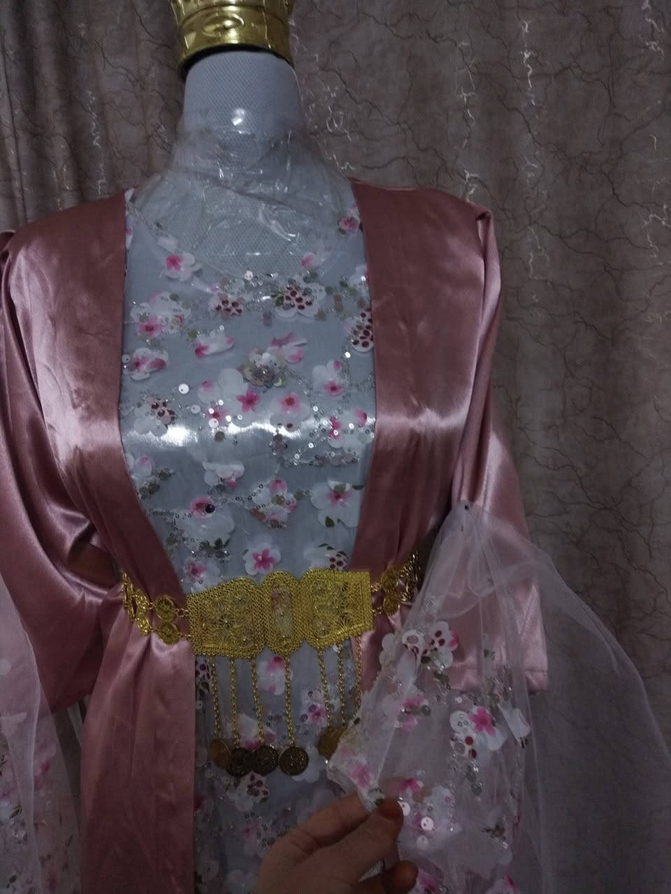 ئه م جله کوردییه بو فروشتن 30هه زار و مه عمه له بو 60کیلو تا 90 کیلو اتوانی له به ری بکات ته نها دوراوه هیشتا له به ر نه کراوه و تازه یه


**إذا كنت صاحب هذا الإعلان وتريد حذفه لأي سبب، رجاءا أرسل رسالة إلى الدعم الفني**
