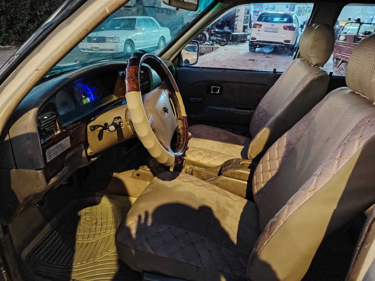 سلام دير للبيع موديل 2006 مكفوله من الضربه التبديل كير محرك حداديه شركه سنويه مجدده 2027 السعر 47 وبيها مجال استفسار *********** العنوان الديوانية
