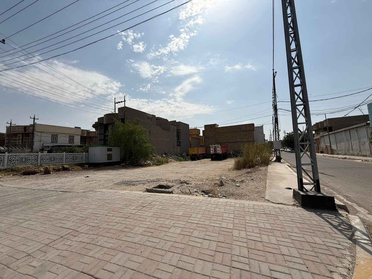 إلى اصحاب المشاريع
قطّعه تجاريه للاستثمار في الفلوجه 
قرب متنزه لاند سكيب مساحه 450 متر 
ركن للإيجار للتواصل 
***********
***********
