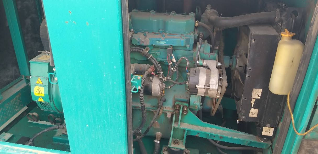 السلام عليكم للبيع مولد كمنز 
٣بستم ٣٠كيفي  شغال نكره نضافه٨٠من ١٠٠ 
سعر٣٠وبي مجال مكان ديالى
رقم تلفون الولد***********
