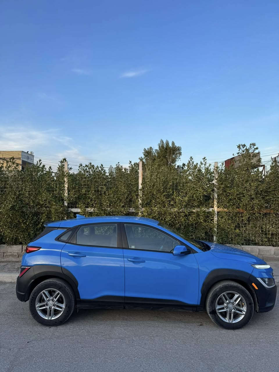 كونا 2022 
 • المحرك
2.0 لتر 4 سلندر
ضرر جاملغ امامي
 • القير:
أوتوماتيك 6 سرعات
 • الدفع:
أمامي (FWD) – وبعض الفئات تجي دفع رباعي
 
ليتات LED نهارية فوق
 حساسات خلفية حسب الفئة
 كامرة خلفية
المواصفات الداخلية:
 شاشة وسطية 7 أو 8 إنج
 تحكم بالدركسون
 مثبت سرعة (بعض الفئات
 نظام مانع انزلاق
 ABS
 نظام ثبات إلكتروني
 تحذير مغادرة المسار

السعر 135 

واتساب او خاص ***********
