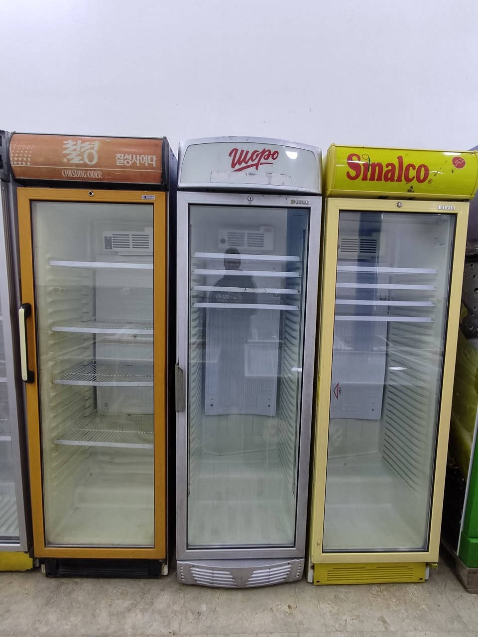 عارضات للبيع تركي الآصلي 🇹🇷 استعمال قليل كلش نضافه 💯 الشراي يتصل *********** 
موجود واكو توصيل
