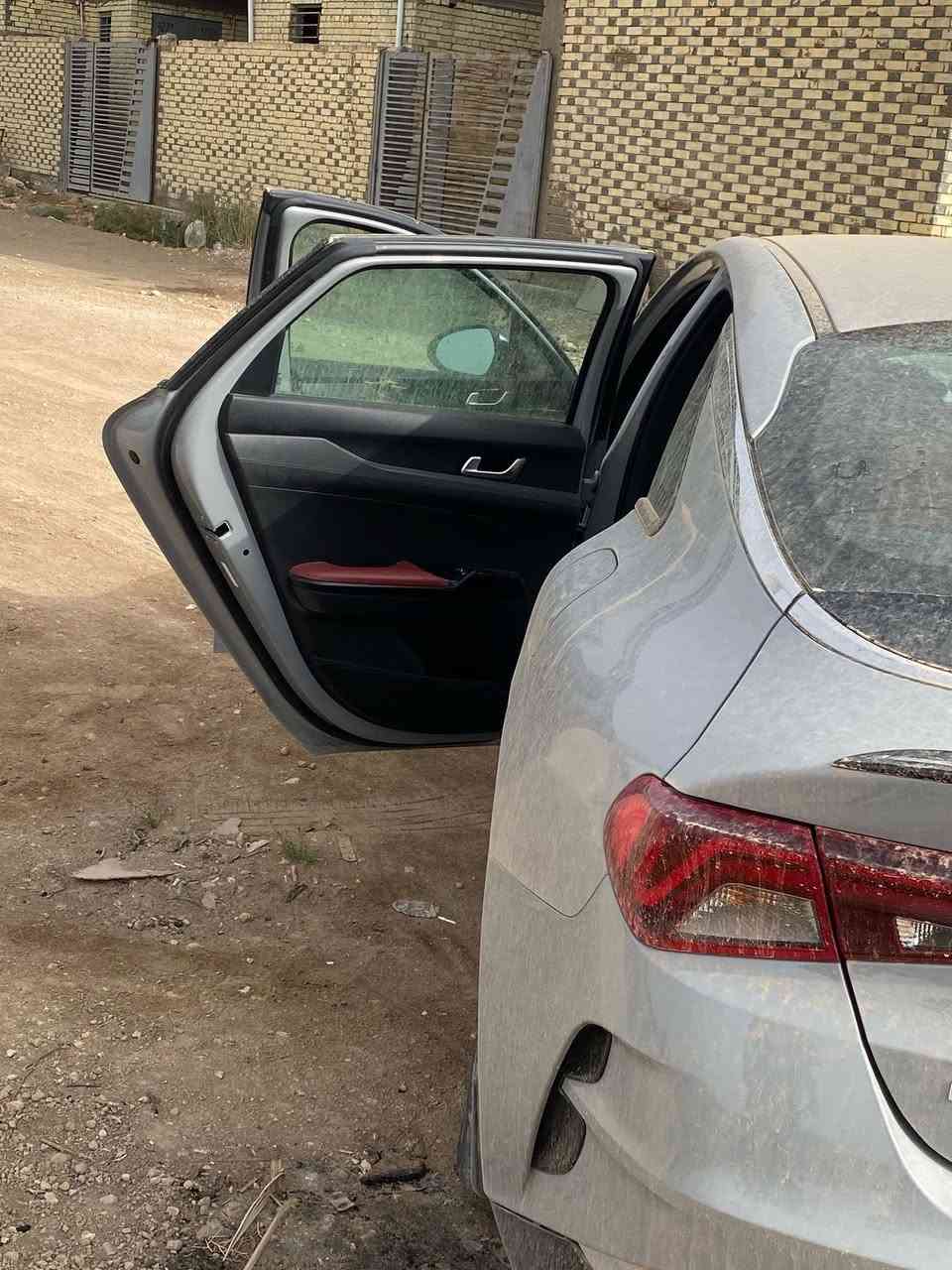 السلام عليكم مراوس. بيع  بسورتتو تيربو
كي فايف 2023
Gt
1600 تيربو ماشيه 55
رقم بغداد بسمي 
حادث فقط بنيد بدون داخل 
***********
