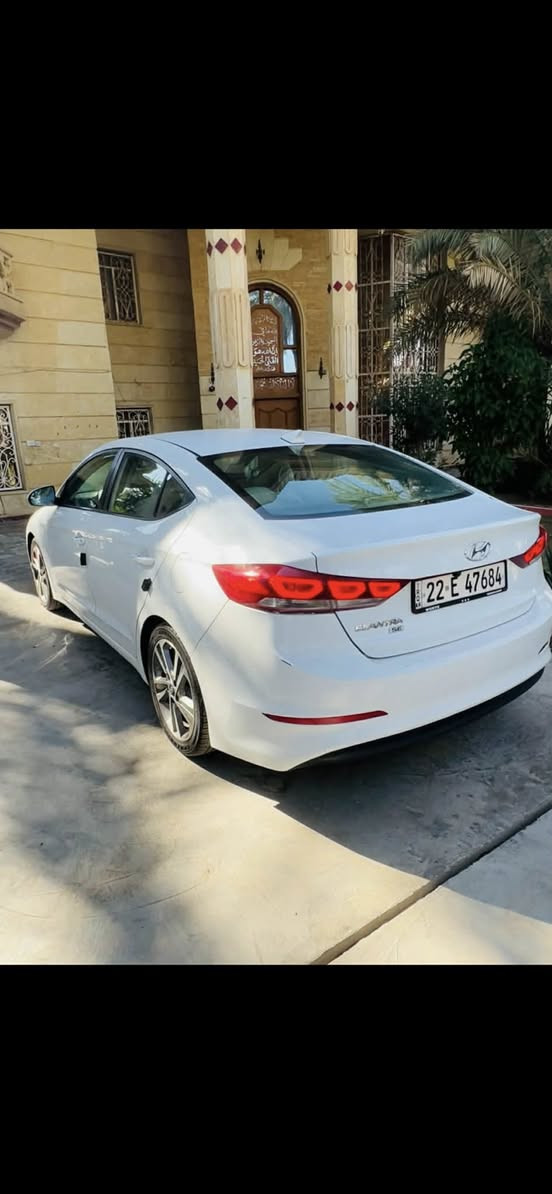 النترا 2017 سياره بدون حادث كلين داخله. سياره رقم اربيل باسمي.  بيه تكشير ومصبوغ عله كده.   سياره جاهزه تخم تاير مكينه كير منضومه زنون.    السعر 122.     بيه حالوب  السياره ***********.      مكاني بغداد.
