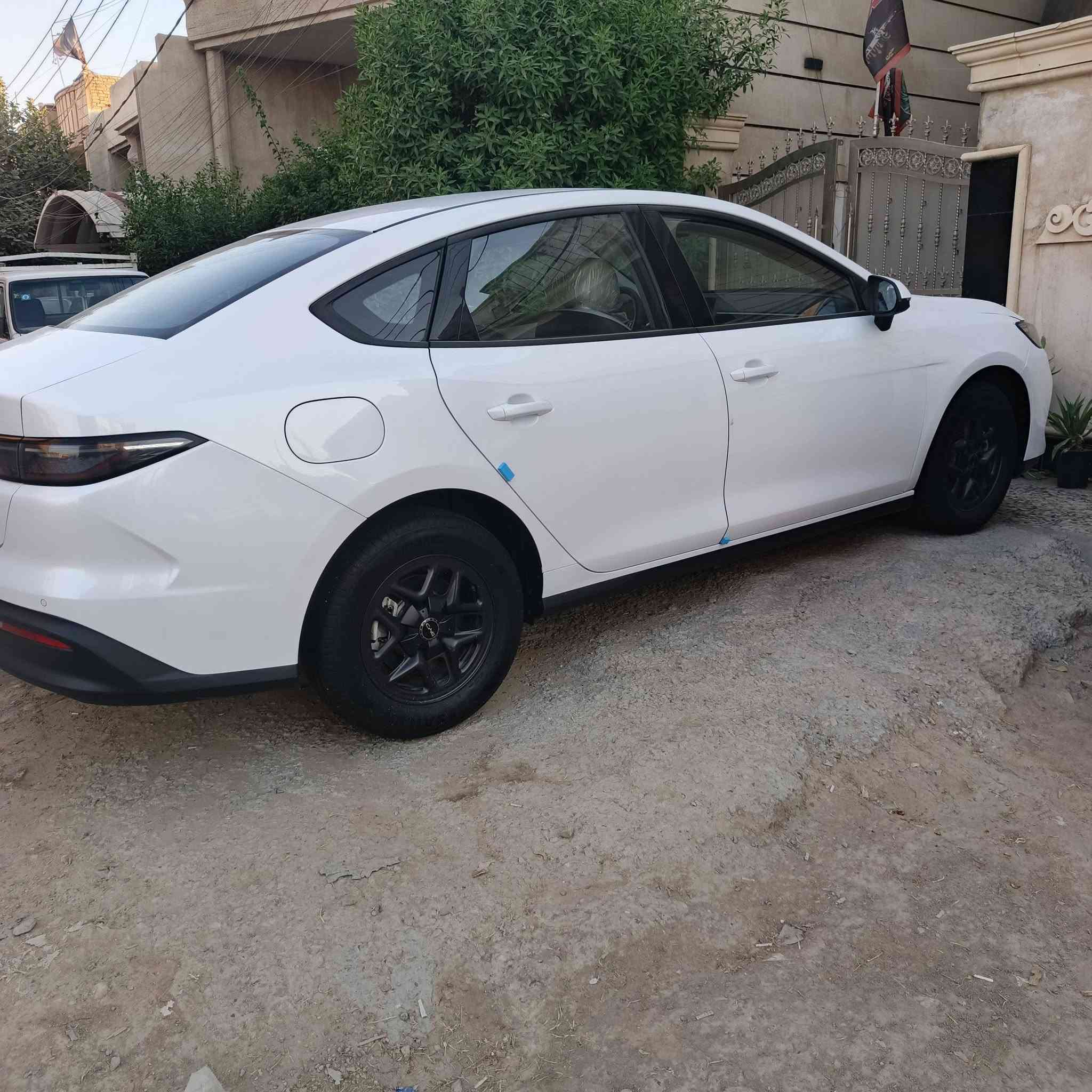 (BYD Seal 05 DM-i) 2025
📍 مرقمة بغداد
📍 ماشية 4,000 كم فقط

💰 السعر: 17.750,000 دينار عراقي بيهه مجال بسيط حك جيتك

✨ المواصفات:

✅ تحكمات ستيرن
✅ عدادات ديجيتال
✅ شاشة متعددة الوسائط تدعم Apple CarPlay & Android Auto
✅ كير ماوس
✅ دخول وتشغيل ذكي
✅ كاميرا خلفية
✅ حساسات
✅ هاند بريك إلكتروني
✅ أوتو هولد
✅ إنارة LED أمامية وخلفية
✅ مقاعد جلد فاخرة
✅ صرفية وقود اقتصادية

🔥 سيارة عملية، اقتصادية، ومجهزة بأحدث التقنيات السياره بيهه عطل بملف الكير وحادثهه جاملغ ايمن وماصده وشباك  للاستفسار

📍 بغداد الدوره ابو دشير
***********
#BYD
#Seal
#سيل
#بي_واي_دي
