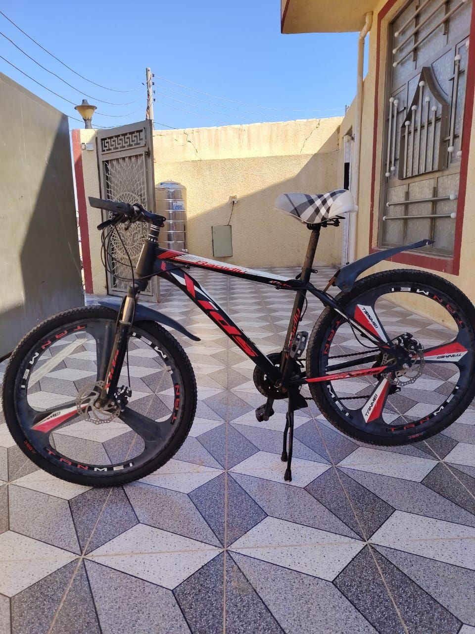 صباح الخيرمكلف باالنشردراجه هوائيه السعر١٢٥ التواصل على الرقم***********
