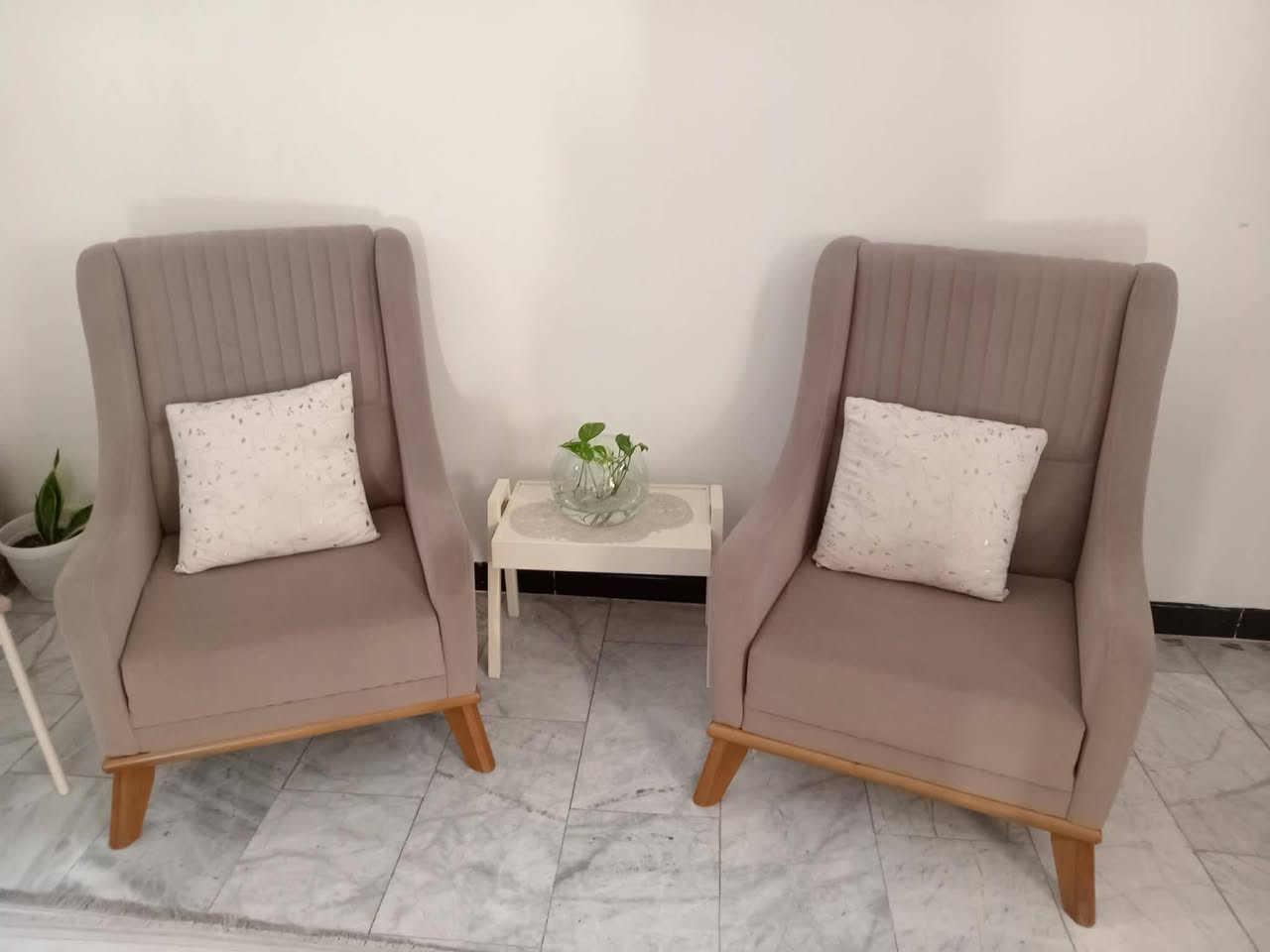 ***********
شراي يتفضل واتساب 💬🟩
اسعار مناسبه 
كورنر تركي + ميز شاشه 
عنوان بغداد المنصور جدا مستعجلة
