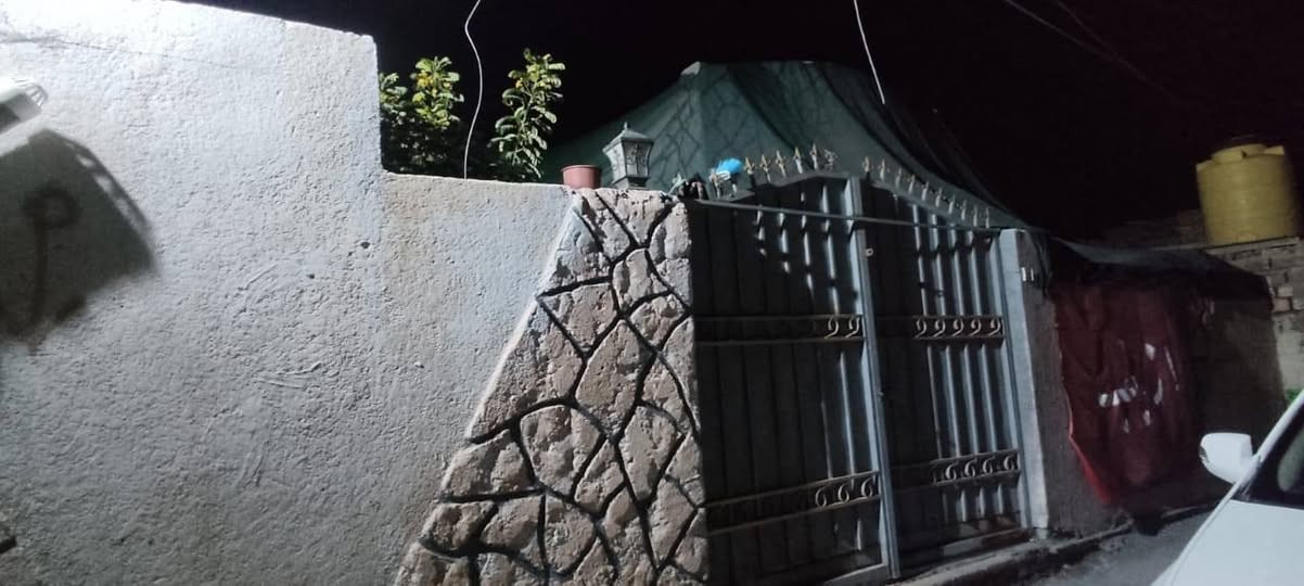 سلام عليكم
سلام عليكم
بيت للبيع مساحته 200
بناءكونكريت 
مكون من صاله واستقبال وغرف عدد 2.  مطبخ حار وبارد
صحيات حمام داخلي وخارجي
طارمه
عنوان البيت حي الشهداء قرب ملعب عمو بابا
للاستفسار واتساب فقط
***********
