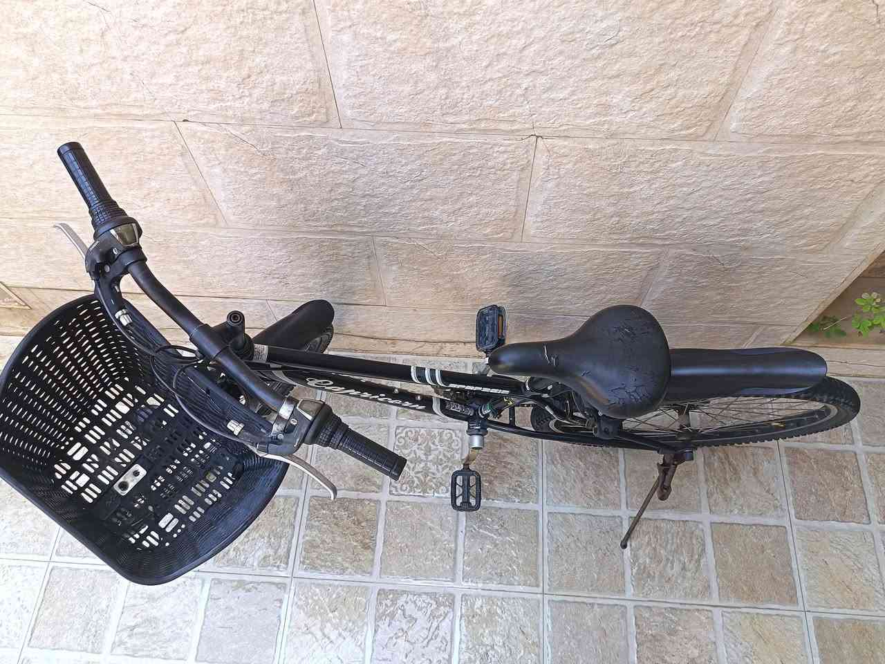 بايسكل ياباني نظيف حجم 26 للبيع
دبل كير
بيه اضاءة داينمو
وقفل مفتاح على التايه الخلف
سعر 100 الف وبيه مجال
عنوان الجانب الايسر الفلاح الثانيه
للتواصل على الصفحة او الرقم ***********
