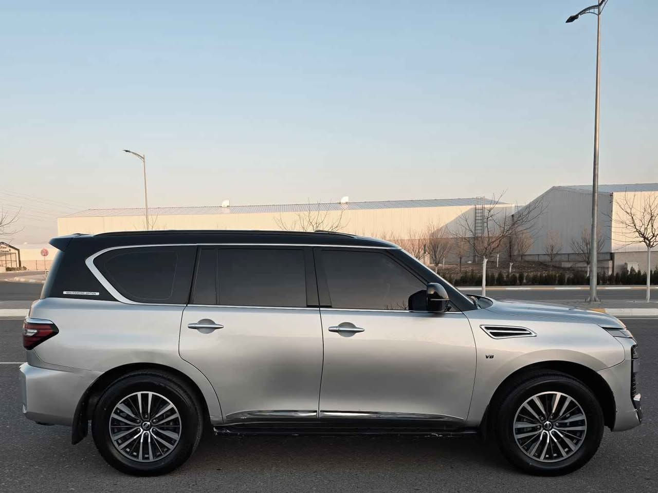 پاترول بیریفان  ۲۰۱۳ کامل ناودری کراوه به ۲۰۲٤ سیاره که دوپارجه ی بویاخه به بی ناوگردنو به بی دعام درجه یه که  مکنه ی گوره یه هه شت پستونه سنیوی هه زه ی تایه هه موی تازه یه بشرتی هه مو بیعبیک  شوین سلیمانی سعر ۱۸۰ ورقه و معمله زم ***********
*********** السليمانية, العراق
