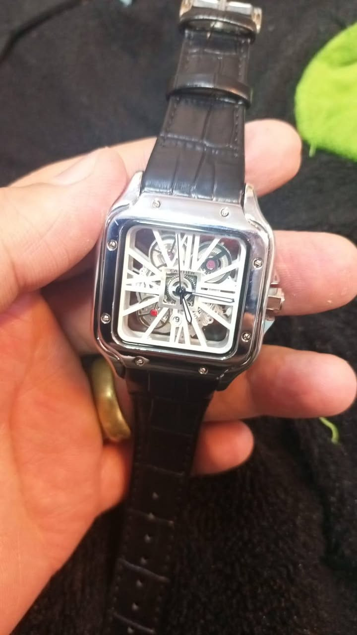 ساعة بهذا الشكل اوتماتيك ضد الماء بهذا الشكل تجنن وشغاله وضمان الفحص الي يعجبه يخلي سعر وياخذها ألف عافيه


**إذا كنت صاحب هذا الإعلان وتريد حذفه لأي سبب، رجاءا أرسل رسالة إلى الدعم الفني**