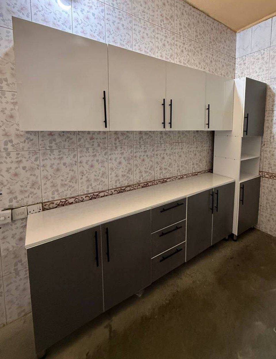 السلام عليكم دواوين جديد غير مستعمل 11مقعد سبعه متر بلوك اسود صندوك بلاويد سفنج7سم مميز اول رجل حديد شقل درجه اوله الي يخدمنه ع باب الله يراسل او يتصل سعر المفرد 330
‏‪***********
