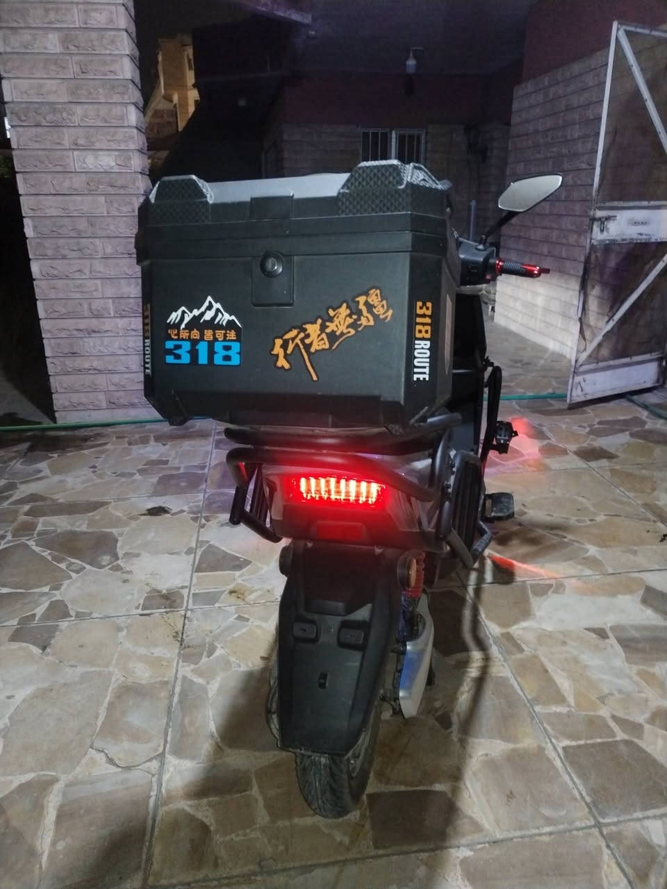 سلام عليكم عندي دراجه شحن جديدة 2026 صار عاشر أيام من اخذته الملف 2500 اليريده يتواصل وياي عل واتساب الرقم *********** العنوان بغداد
