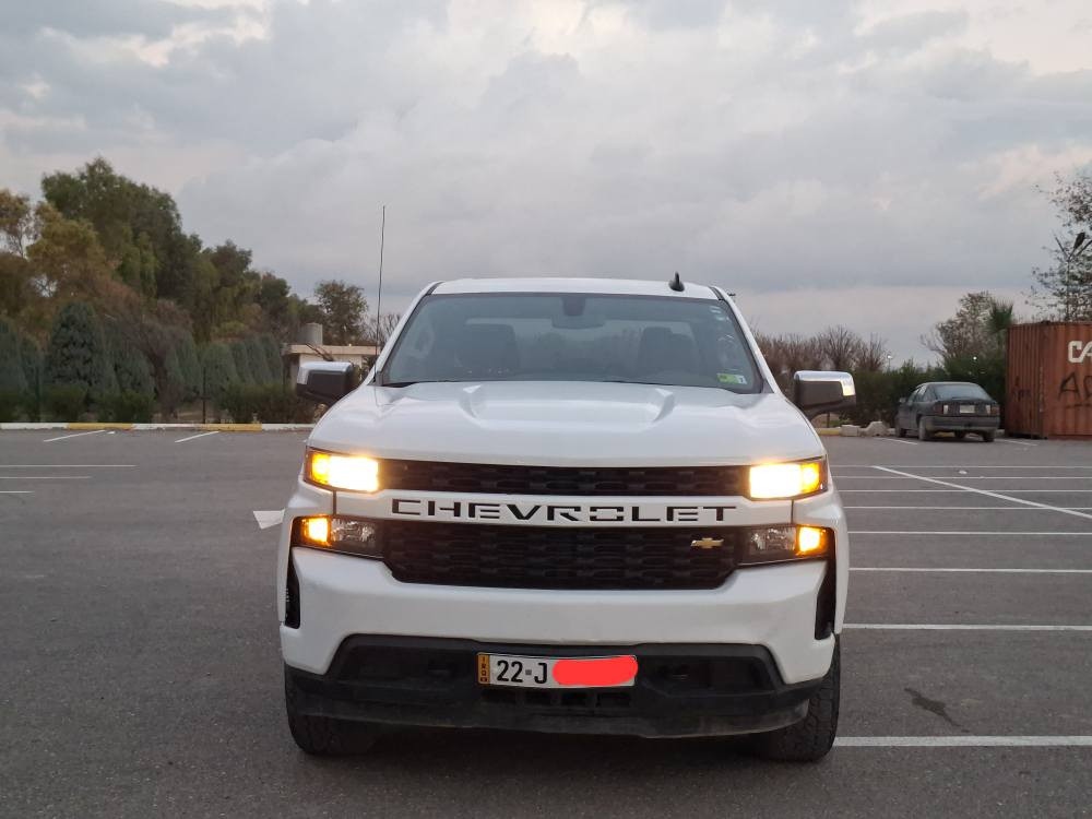 موديل ۲۰۲۲ نوع كوستم باب طويل بودي قصير ابيض ثلجي ماشیة ٥٥ الف مايل بيه صبغ باب خلفي عكس السائق والامامي بيه تكحيل و تعديل PDR وشوية صبغ بالبودي بدون ضرر داخلي بجم وخلف السيارة كبس حتی الدعاميات مابيه صبغ ايرباك فقط بردة و شادلها بلادي محرك ٤ سلندر ۲۷۰۰ تيربو فور ويل تشغيل عن بعد صندوق كهربائي شاشة و كامرة دوار سيارة جاهزة واحد علی واحد باسمي سنوية لحد ۲۰۳۰ السعر ۲٤۰ ومجال  للاستفسار
*********** واتس آب فايبر أربيل, العراق
