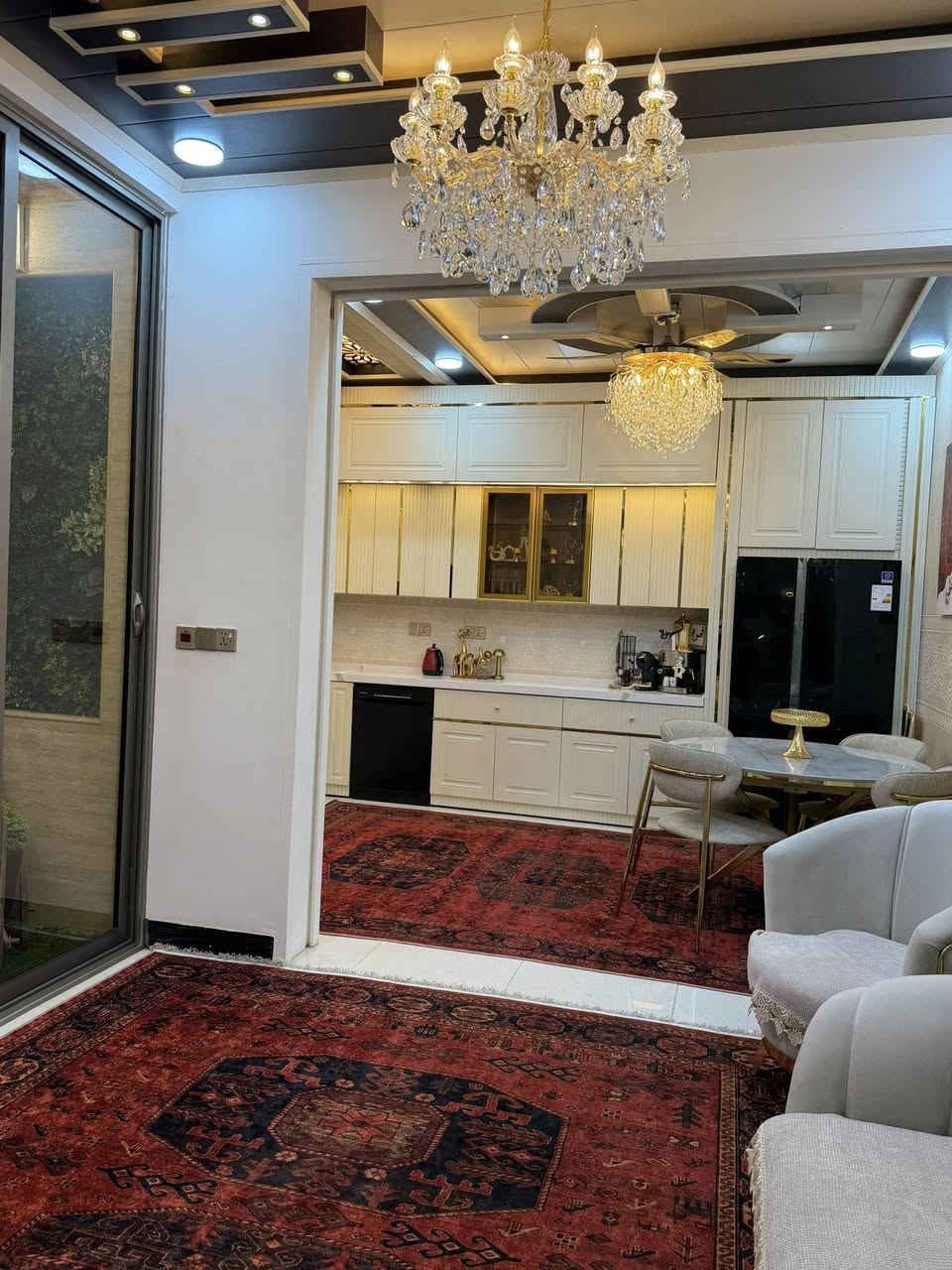 بيت للبيع 100 متر طابقين حي النداء شارع المجمعات خلف مول بغداد بسعر 120 الستفسار ع رقم ***********
