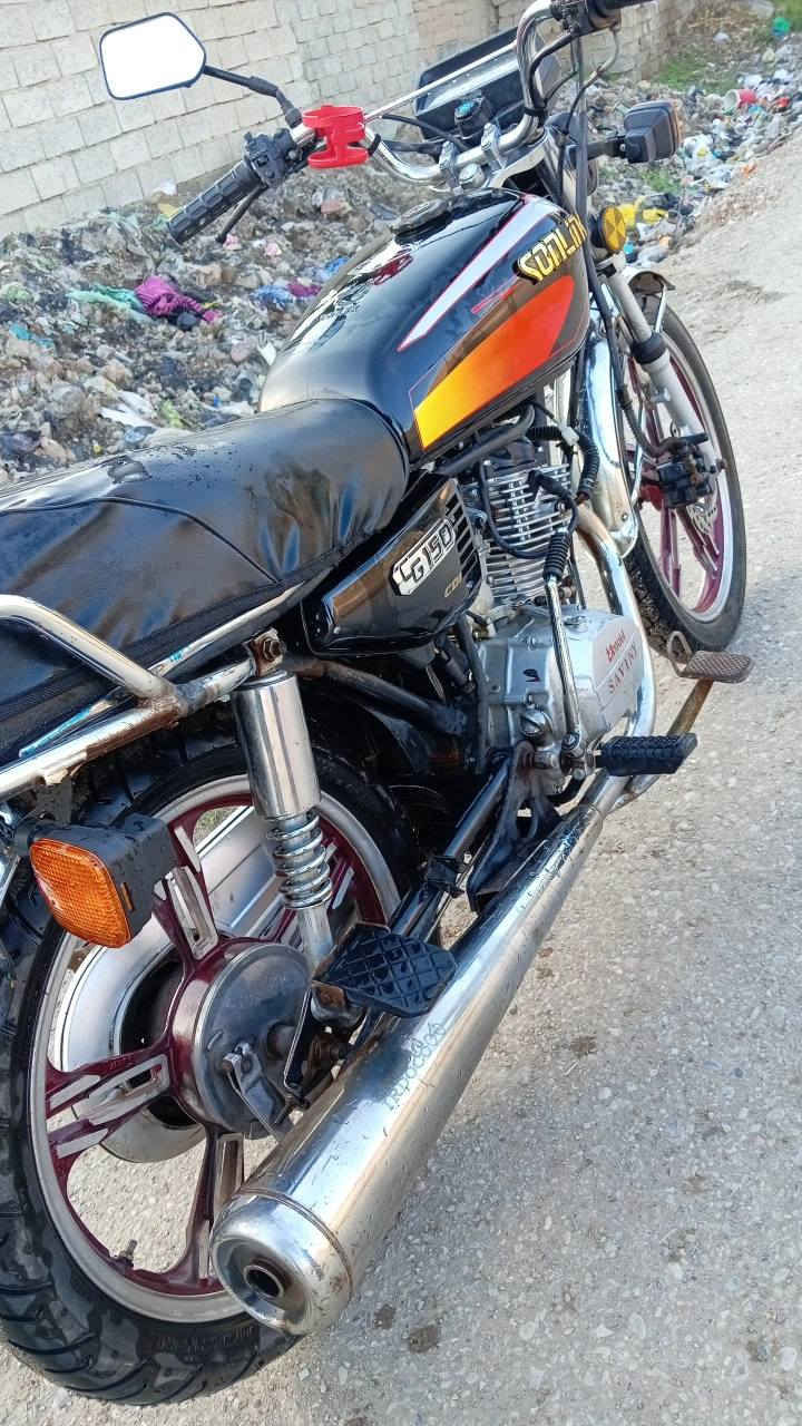 السلام عليكم
دراجه للبيع سيفان فول نضافه كدامه تخم تايرات جدد  
اوراق كامله تشتغل سلف هندر السعر 400وبيه مجال 
تواصل فيس موجود ورقم ***********
