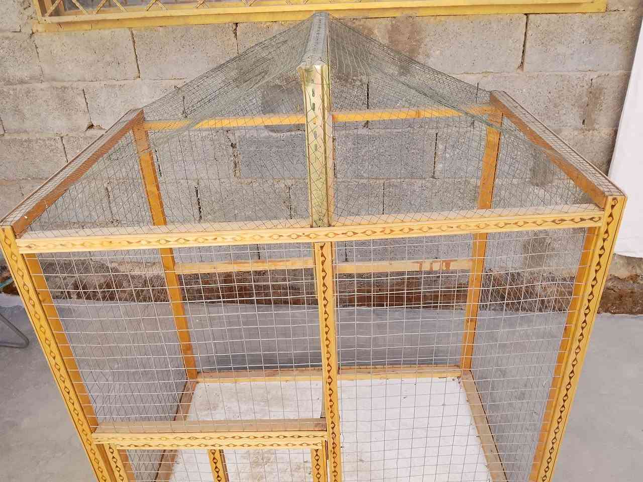 قفص تسكام للبيع القياس متر و٥٠ في ٨٠ والارتفاع متر و٣٠ سم ارضيه بلاويد زيتي ثقيل مع اربع عجلات . للبيع العنوان كربلاء قرب السايلو علق يوصلك السعر ع الخاص او اتصل ***********
