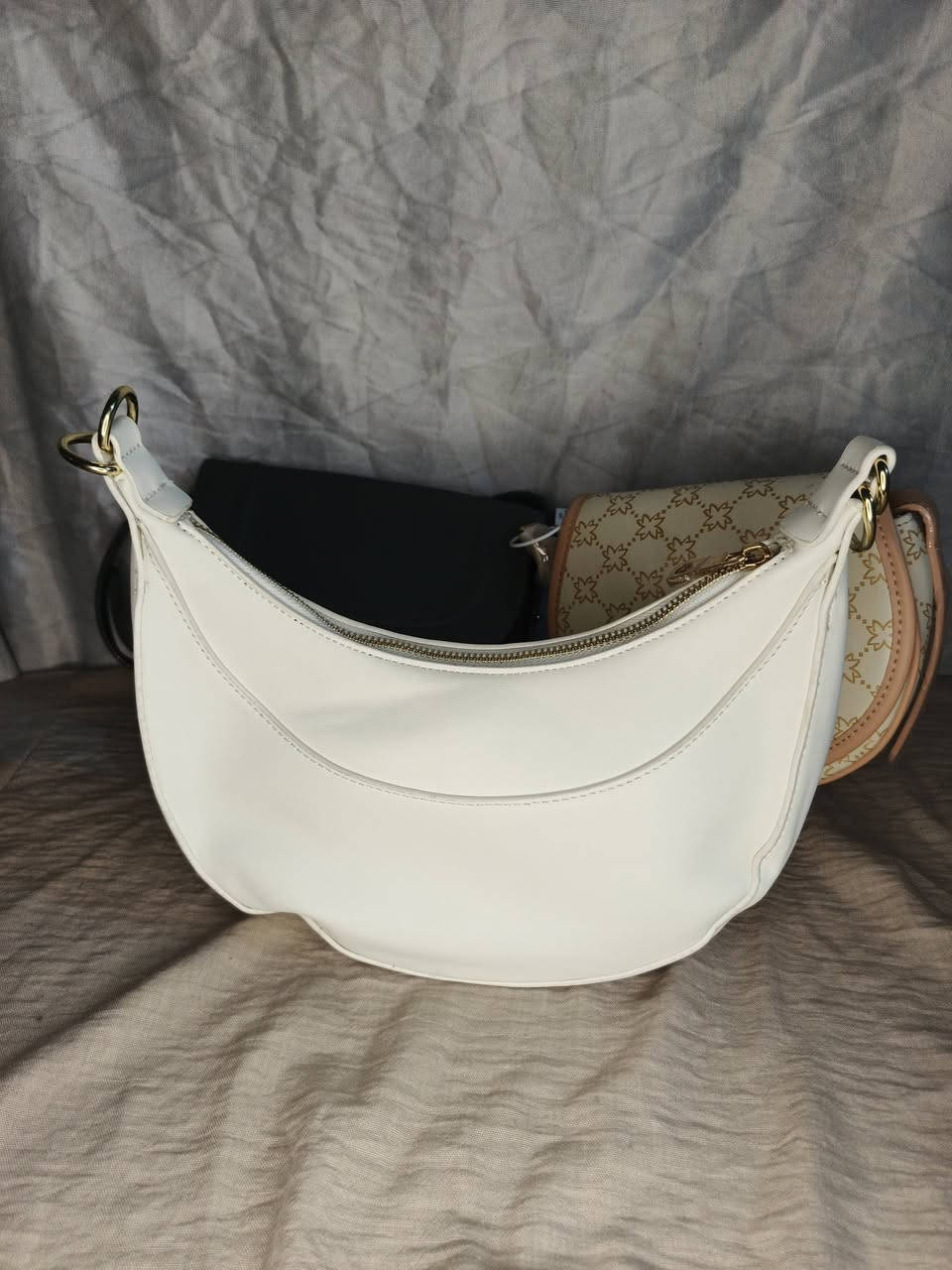 بضاعة شي أن كل قطعة وسعرها
تتوفر خدمة توصيل لجميع محافظات


**إذا كنت صاحب هذا الإعلان وتريد حذفه لأي سبب، رجاءا أرسل رسالة إلى الدعم الفني**