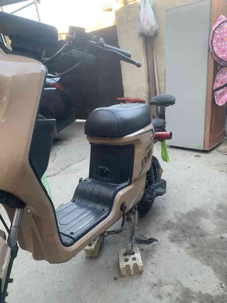 سلام عليكم دراجه R9للبيع بطاريات ولي العدد5فول شلعه معدل 80حقيقي والرقم 109شاحنه جديده. مكاني بغداد الدوره سعره 450وبيهه مجال للطيبين متواجد خاص و***********
