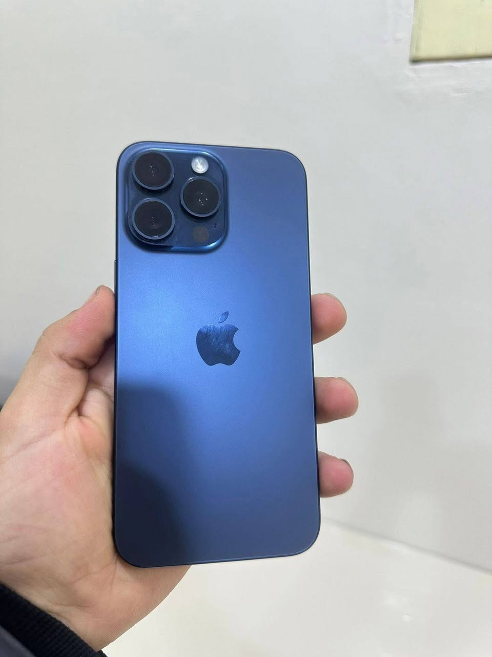 للبيع ايفون 15 برو ماكس
الجهاز نضيف 100% مال بيت، استعمال خفيف وما بيه أي عيب نهائياً.
مكفول من كلشي، مجرد رغبة بيع حتى أشتري ايفون 17.
🔋 نسبة البطارية: 92%
🎨 اللون: نيلي (أزرق)
الجهاز على الفحص، 
السعر مناسب تواصل خاص
***********
