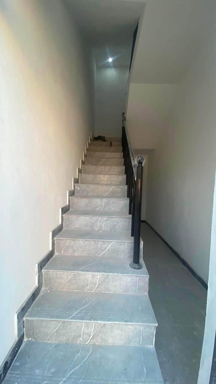 للإيجار في السيدية
وحدتين سكنية ديلوكس ✨

🔹 تحتوي على:
🏠 2غرف نوم
🏠 صالة
🏠 مطبخ
🏠 خدمات

*مجهزة بسبالت انفيرتر عدد 2 + كاونتر تركي*

💰 السعر الطابق الاول:800 الف

سعر الطابق الثاني:750 الف

📍 الموقع: مربع الاربعمية–  السيدية

📞 للاستفسار:***********
