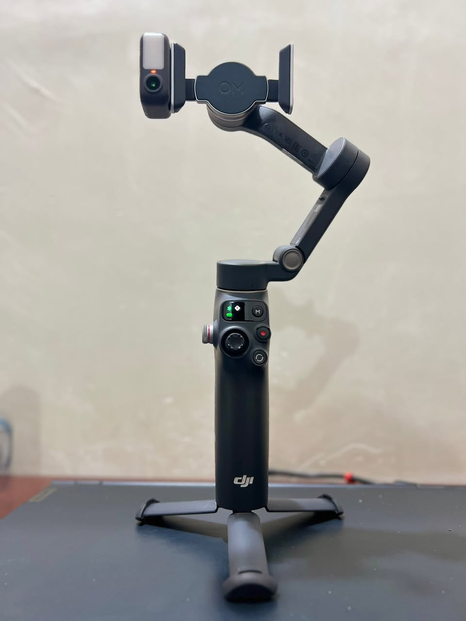سلام عليكم اخوان
للبيع Dji osmo mobile 7p
استخدام جداً قليل فقط 4 مرات لو 5
نظيف جداً نظافة 99‎%‎
مع كامل ملحقاته 
السعر 170 و بي مجال قليل للشراي

المكان البصرة


**إذا كنت صاحب هذا الإعلان وتريد حذفه لأي سبب، رجاءا أرسل رسالة إلى الدعم الفني**