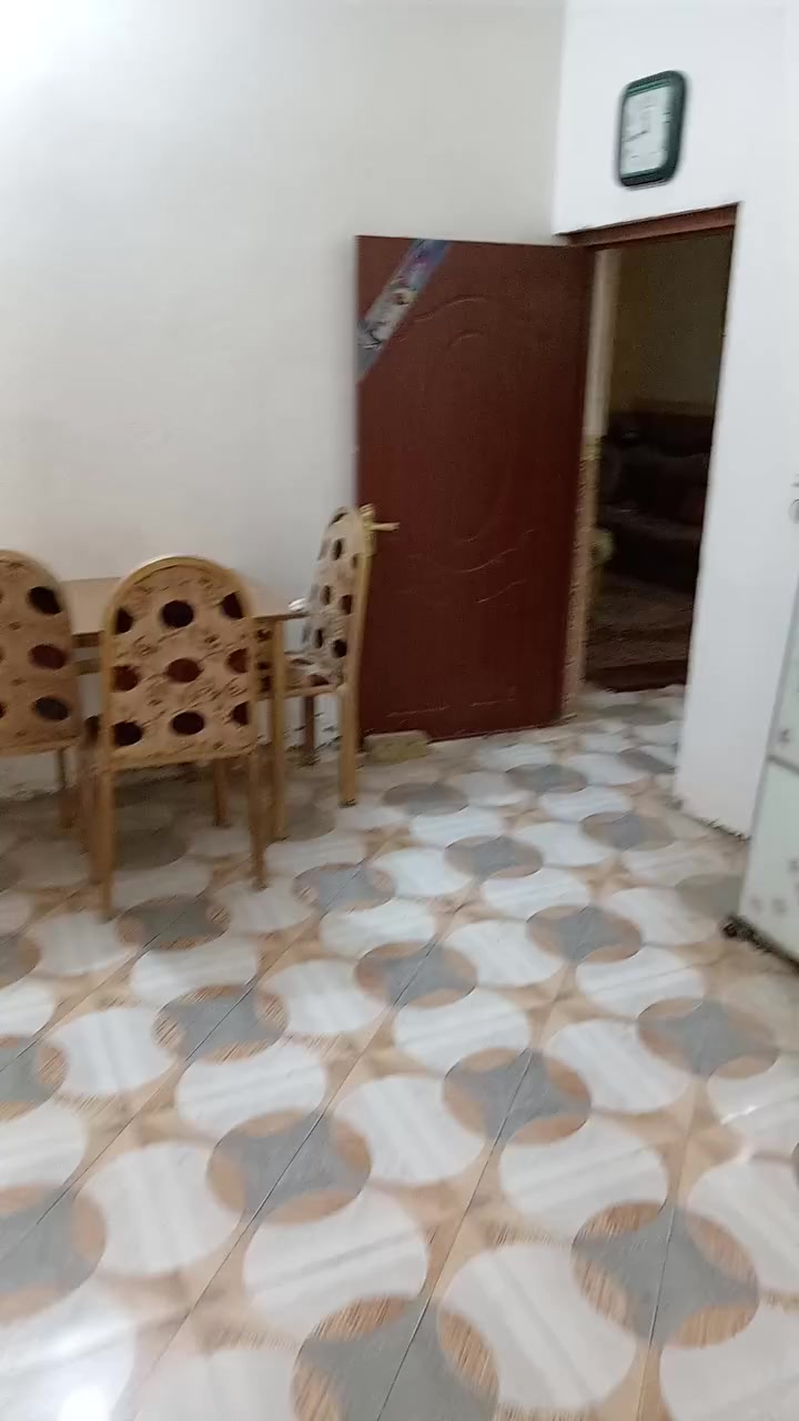 بيت طابو زراعي في منطقه الراشديه قضاء الحي مساحته ١٧٥ يحتوي على غرفتين وهول واستقبال ومطبخ ومجموعه صحيات خارجيه وداخليه للاستفسار اكثر والسعر الاتصال على الرقم ***********
