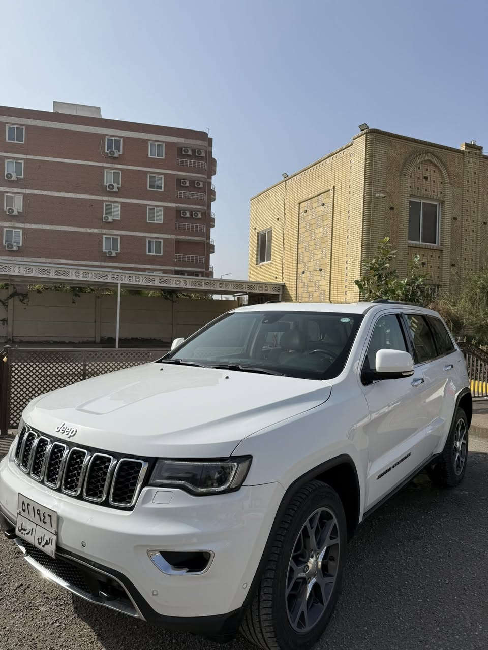 السلام عليكم🤍
الحلوة للبيع 
جيب لمتدد بلاص 
خليجية وكالة
موديل 19
الموصفات 
بانورما 
ثلث شاشات 
نضام 4*4
جنطة كهرباء 
كراسي كهرباء 
كراسي خزن 
ستيرن كهرباء 
تدفئة تبريد كراسي وستيرن 
فول الفول بعد معروفة موصفات المتدد الخليجي🤍
رقم اربيل تحويل وكالة خادم 🤍
السياره مكفولة بس هنا صار عندي 
طخة بلباب الخلفي وجاملغ الخلفي فه نصبغن 
بدون ايرباك بدون دواخل 
السعر 255 وبيها مجال 
الاستفسار 
*********** 
اسف ع اطالة حبايب 🤍
