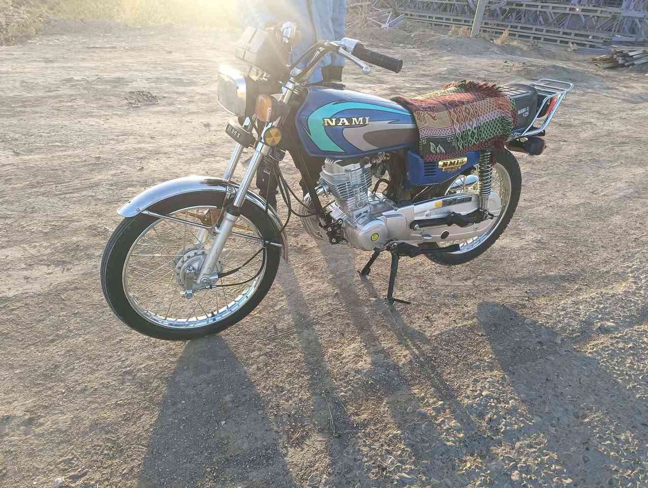 سلام عليكم دراجه البيع بلاد ٢٣وراق صولي دراجه برغي ما عوزهي مكان دوانيه احي العصري سعر ١٤٠٠شراي بي خير ويدلل ***********
