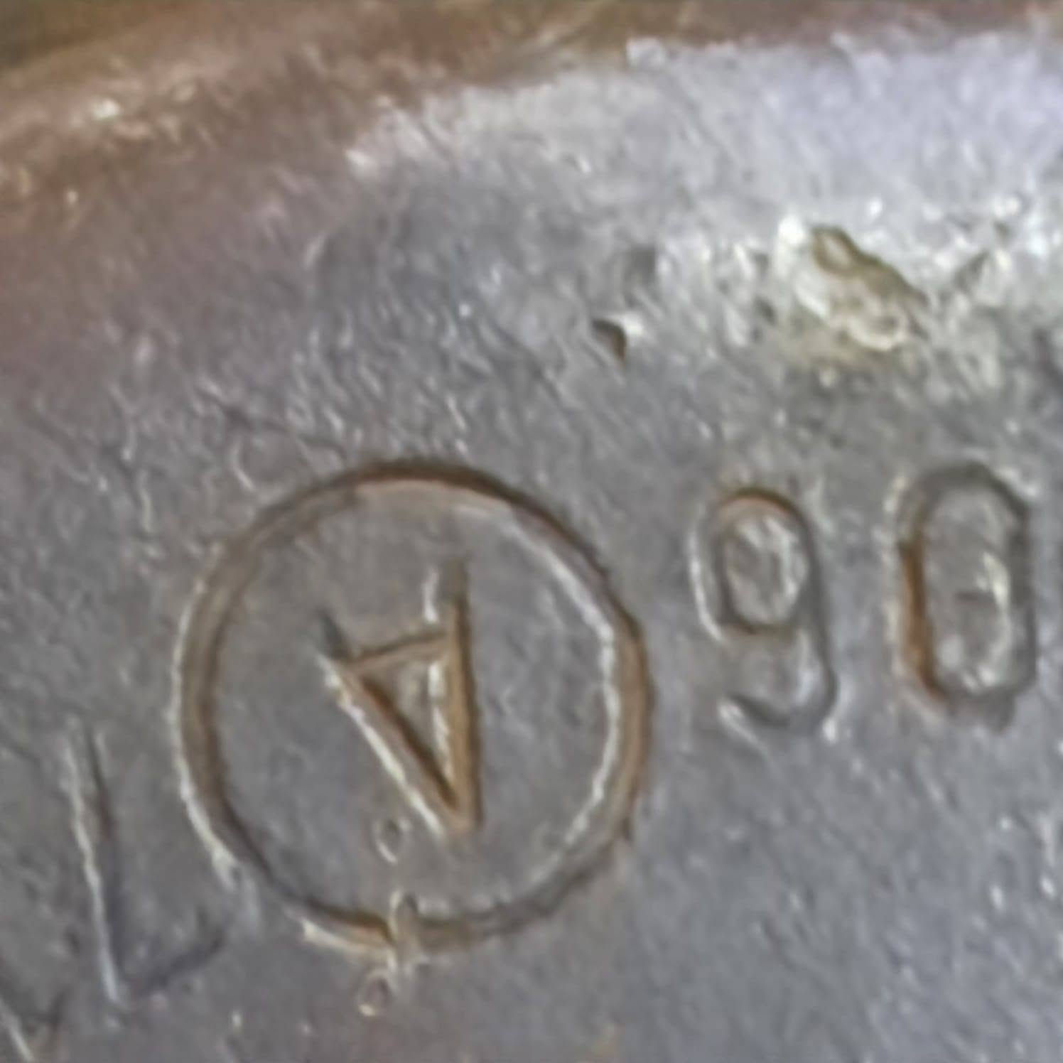 سلام عليكم هورنات حنجة بلادي ما مكصوصات أبد أمامكم بل صور نضيفات _السعر.300و بيهة مجال _العنوان ميسان  _ _ابو رمانه (الرقم) ***********
