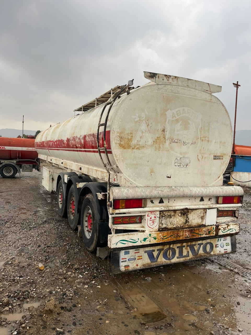 ته نكی تريله ٣٨٠٠٠لتر   
تاقم تا يه ي تازه تاك تا يه  فه سلو ره بت جي قوپاوي نييه عام لۆکە سعر ٧٠وه ره قه    
ژ.م   57 55 146 0770 واتساب
